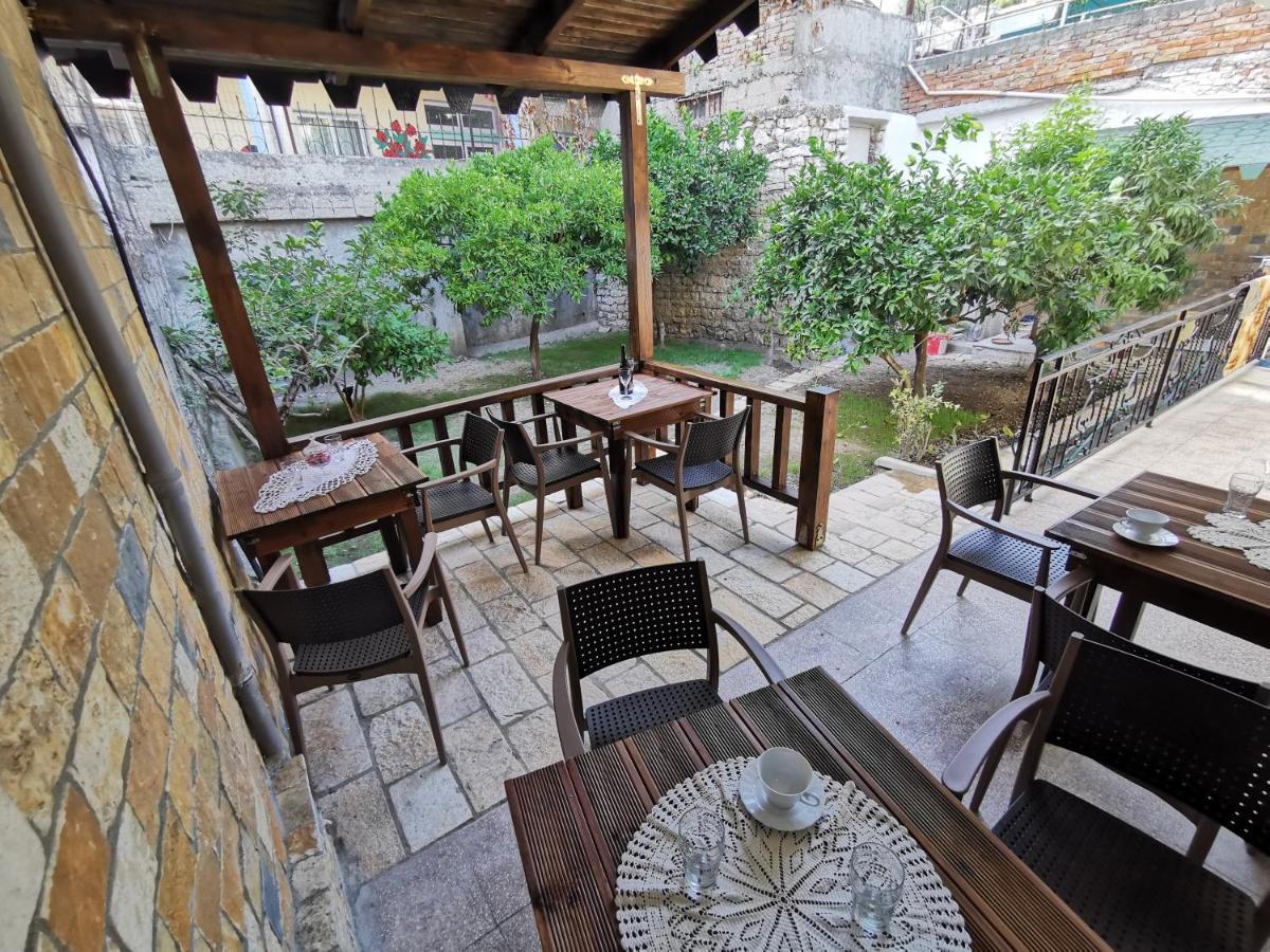Bujtina Valgent Bed & Breakfast Berat Exterior photo