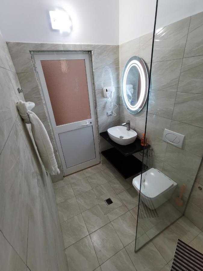 Bujtina Valgent Bed & Breakfast Berat Exterior photo