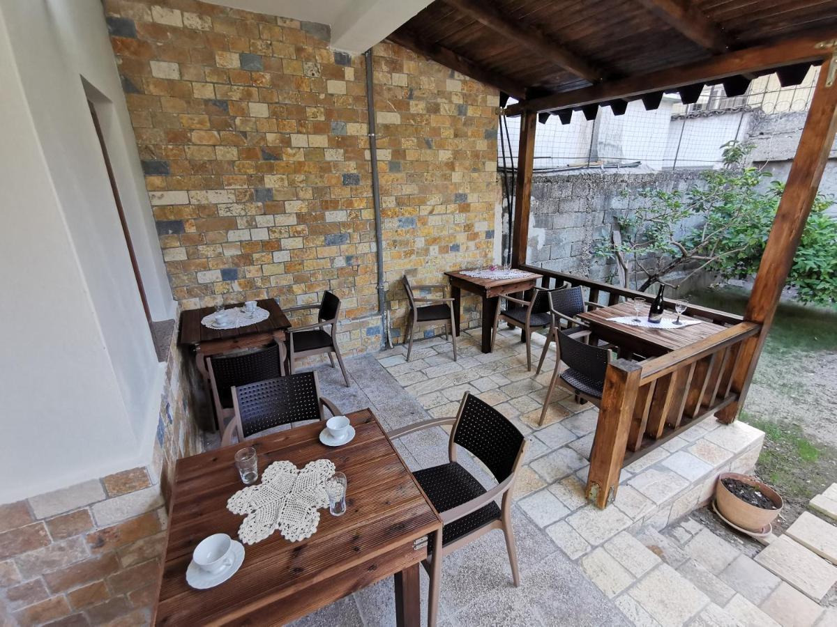 Bujtina Valgent Bed & Breakfast Berat Exterior photo
