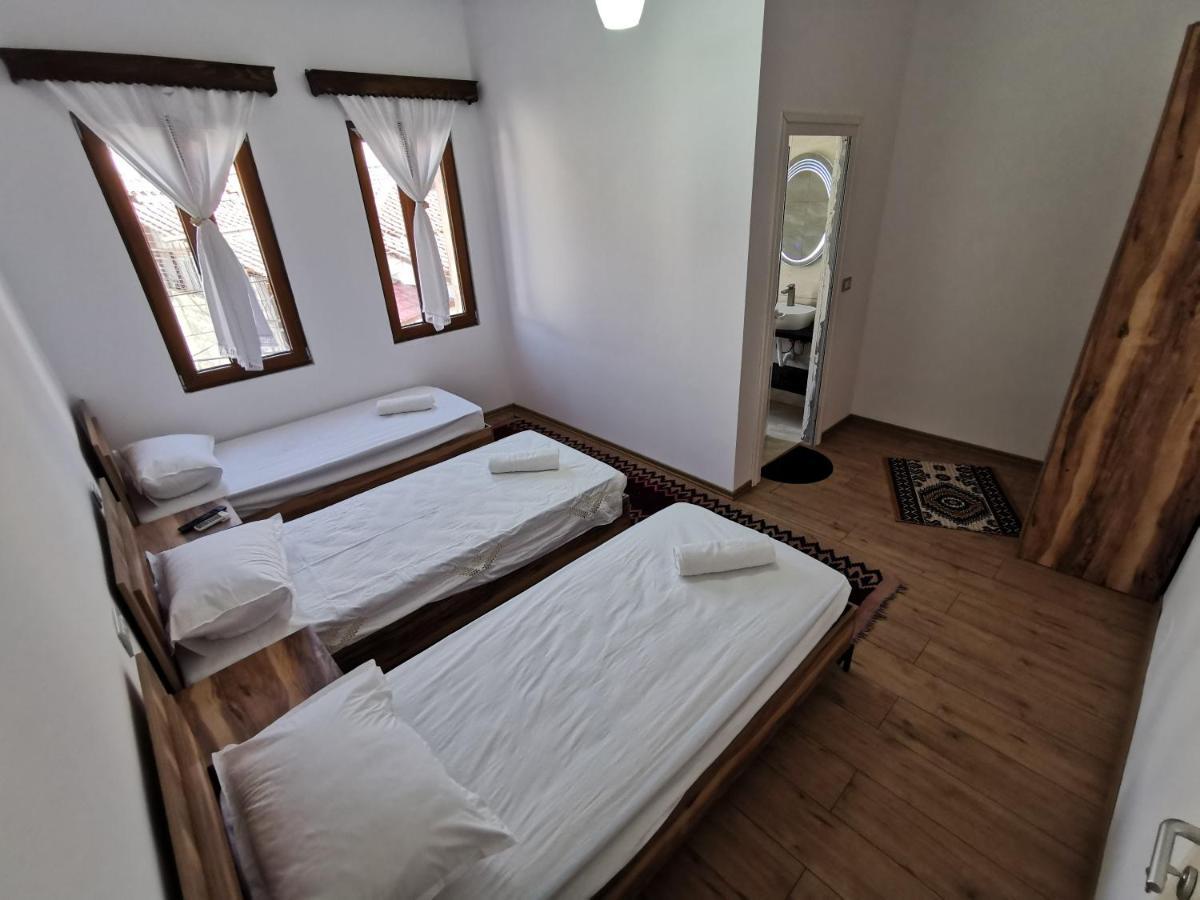 Bujtina Valgent Bed & Breakfast Berat Exterior photo