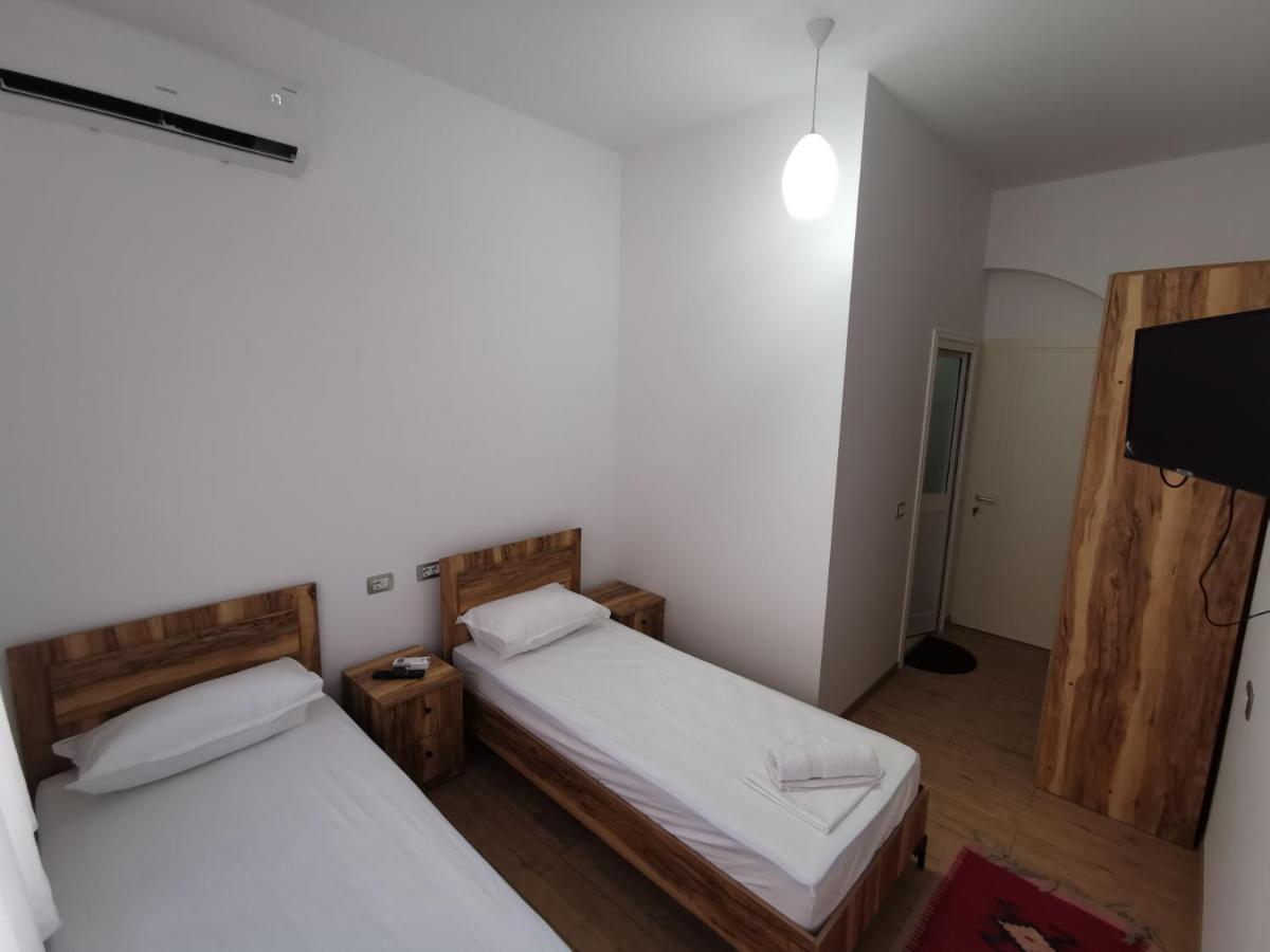 Bujtina Valgent Bed & Breakfast Berat Exterior photo