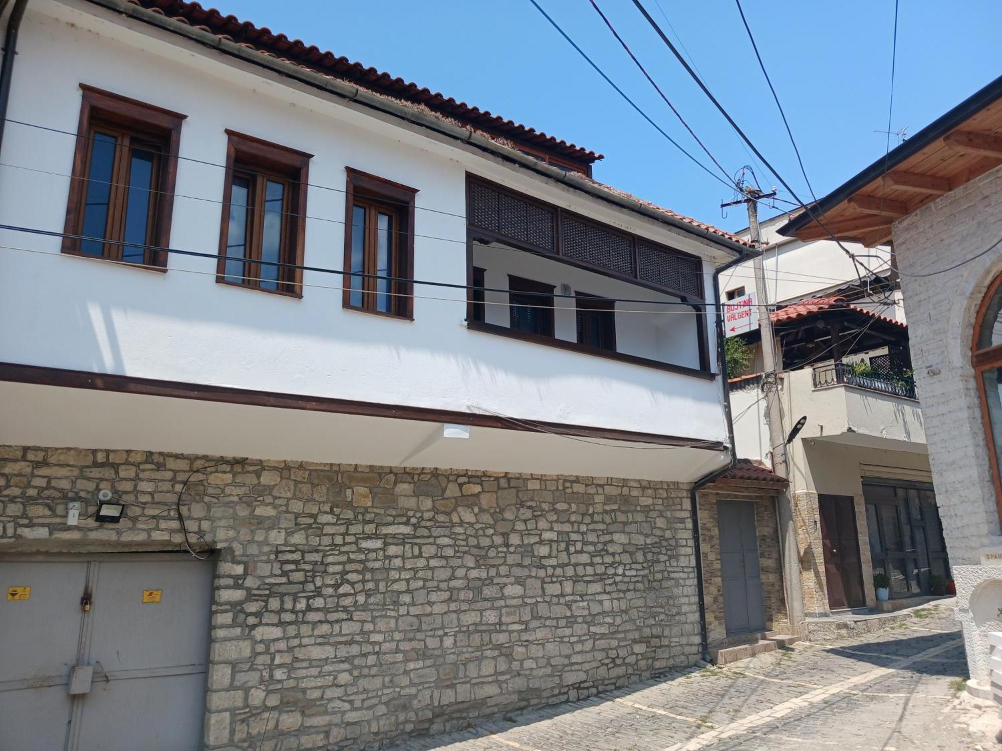 Bujtina Valgent Bed & Breakfast Berat Exterior photo